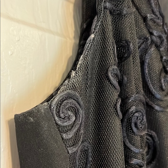 Vintage 90s Faviana Black Dress with Textured Accents Size 16 - Picture 8 of 8